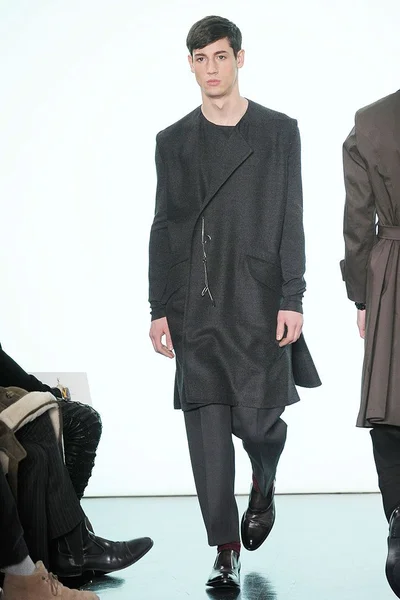 Look 13